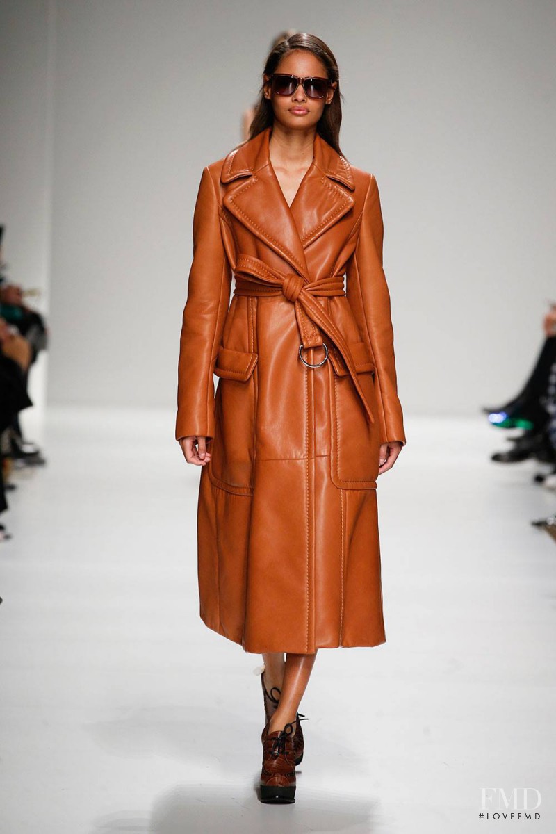 Malaika Firth featured in  the Sportmax fashion show for Autumn/Winter 2015