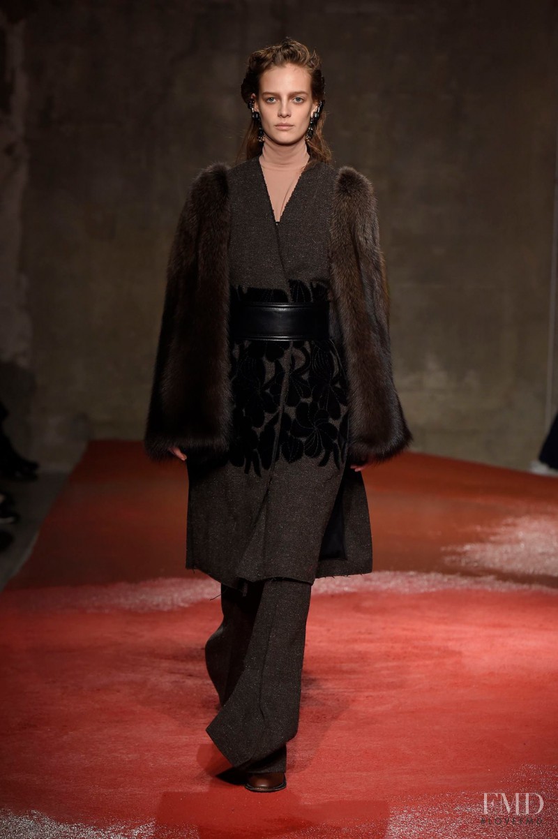 Ine Neefs featured in  the Marni fashion show for Autumn/Winter 2015