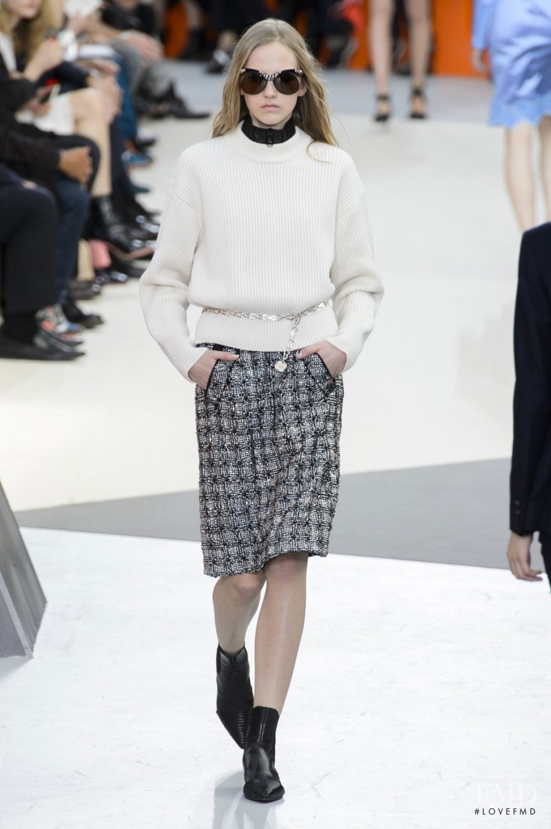 Paula Galecka featured in  the Louis Vuitton fashion show for Autumn/Winter 2015