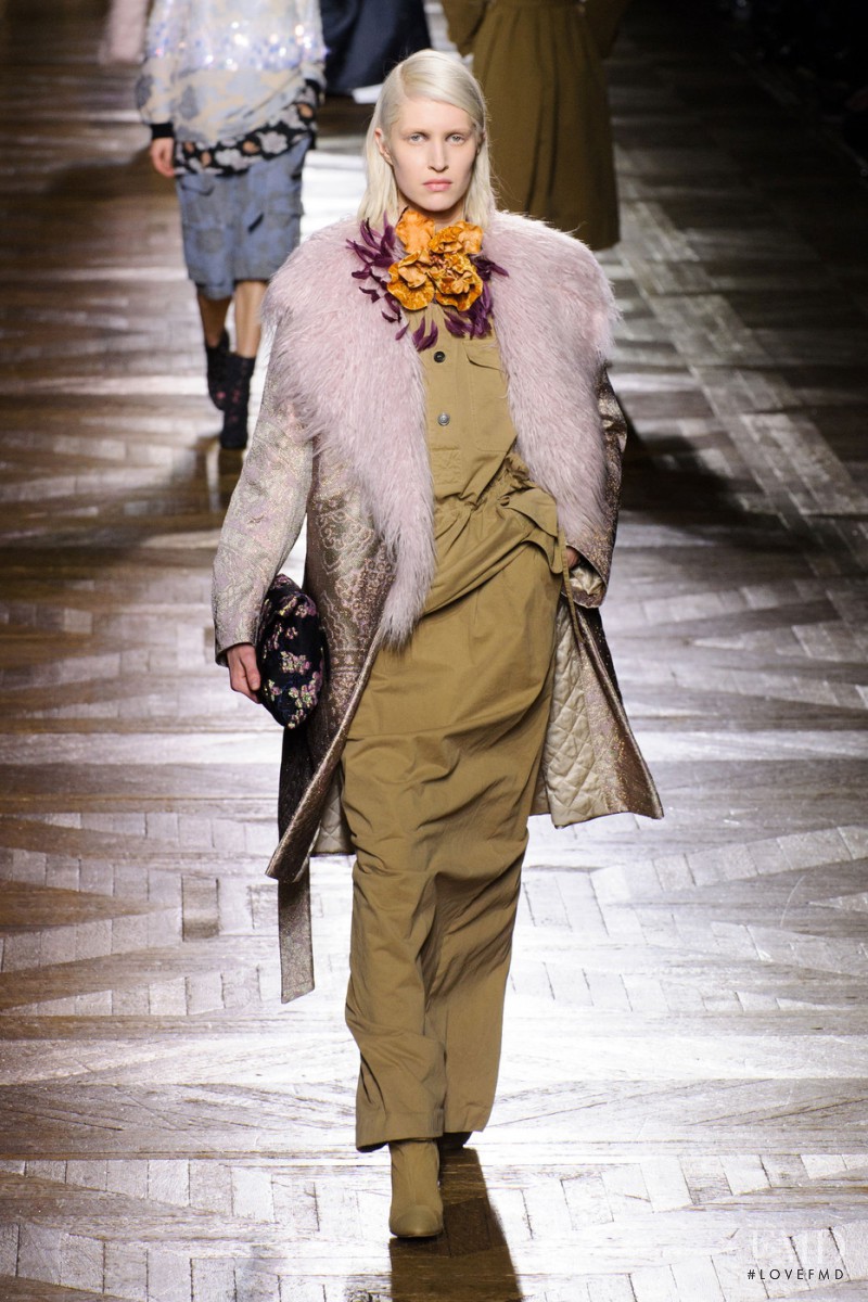 Eveline Rozing featured in  the Dries van Noten fashion show for Autumn/Winter 2015