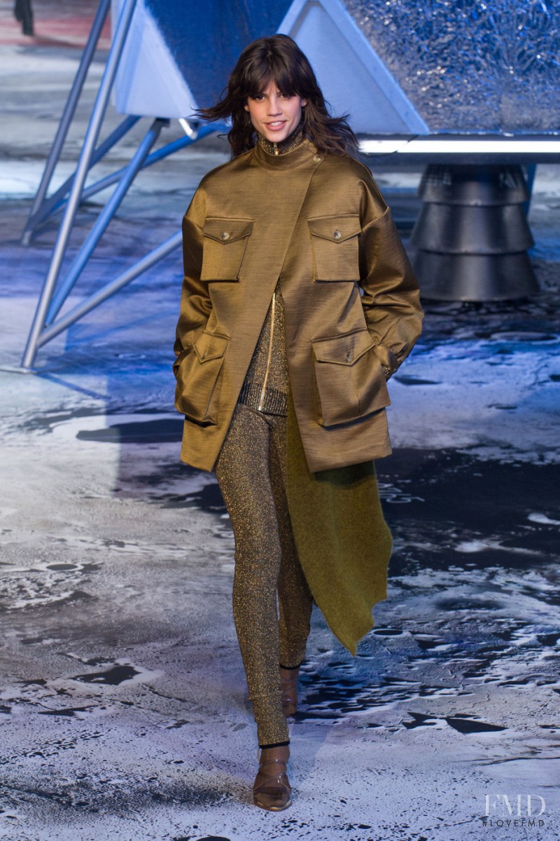 Antonina Petkovic featured in  the H&M fashion show for Autumn/Winter 2015