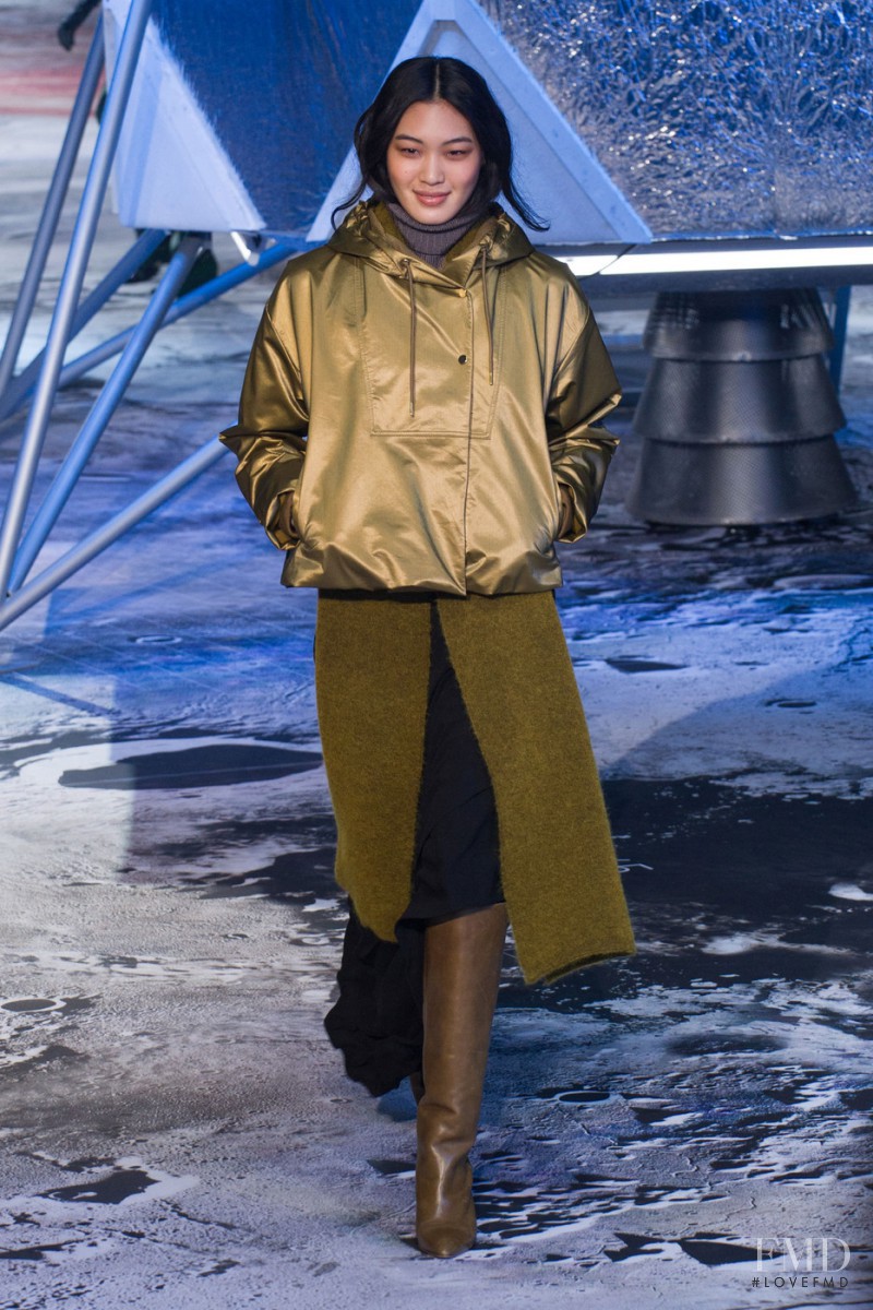 Chiharu Okunugi featured in  the H&M fashion show for Autumn/Winter 2015