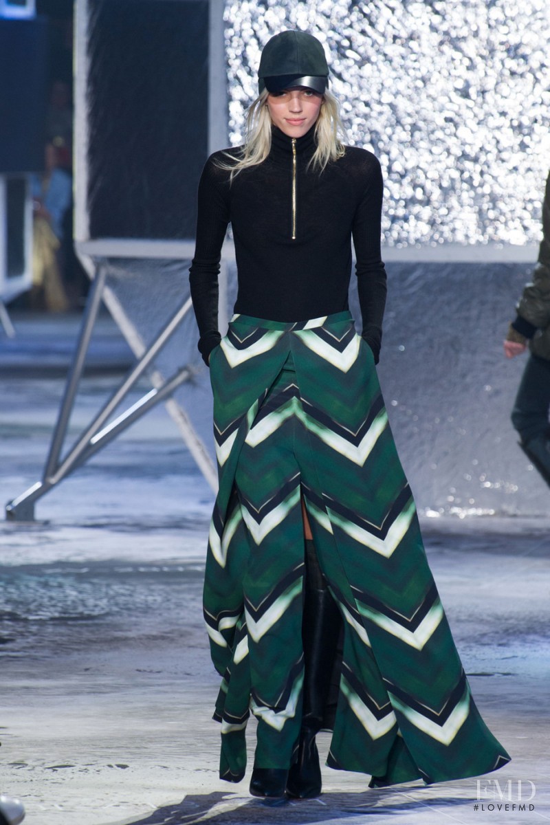 Devon Windsor featured in  the H&M fashion show for Autumn/Winter 2015