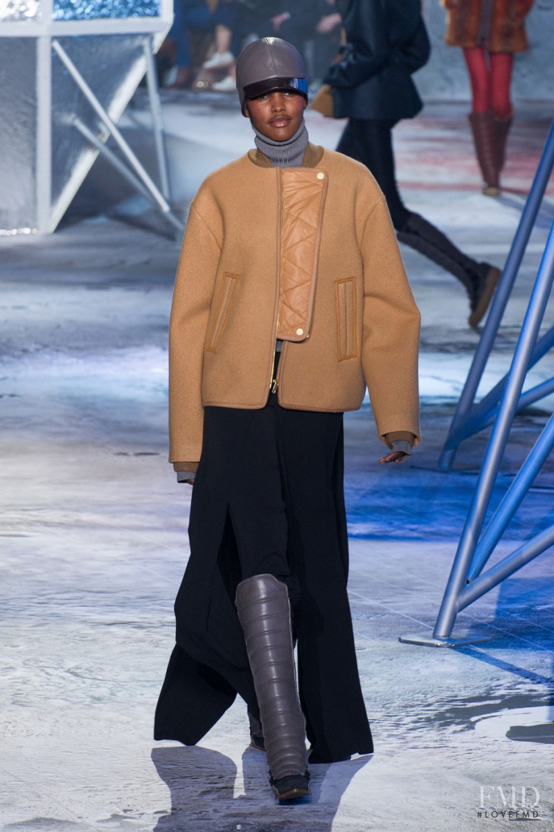 Amilna Estevão featured in  the H&M fashion show for Autumn/Winter 2015