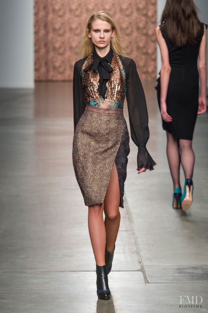 Ola Munik featured in  the Sophie Theallet fashion show for Autumn/Winter 2015