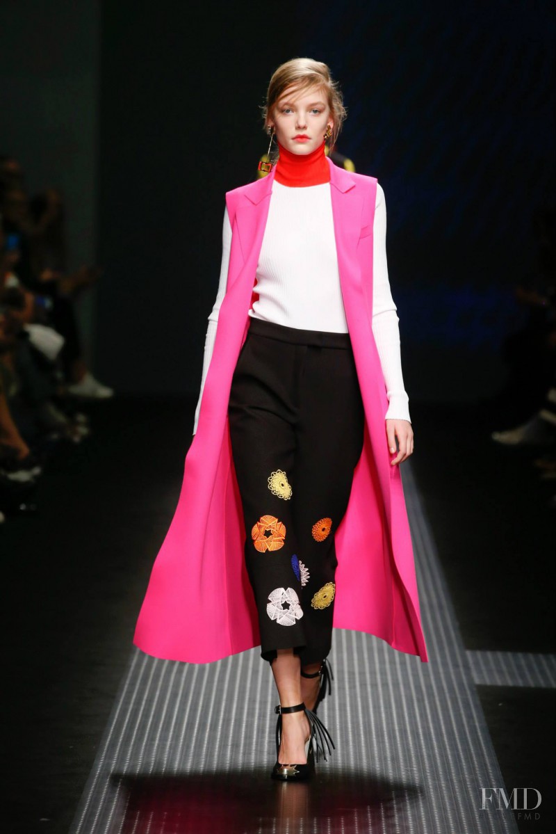 Roos Abels featured in  the MSGM fashion show for Autumn/Winter 2015