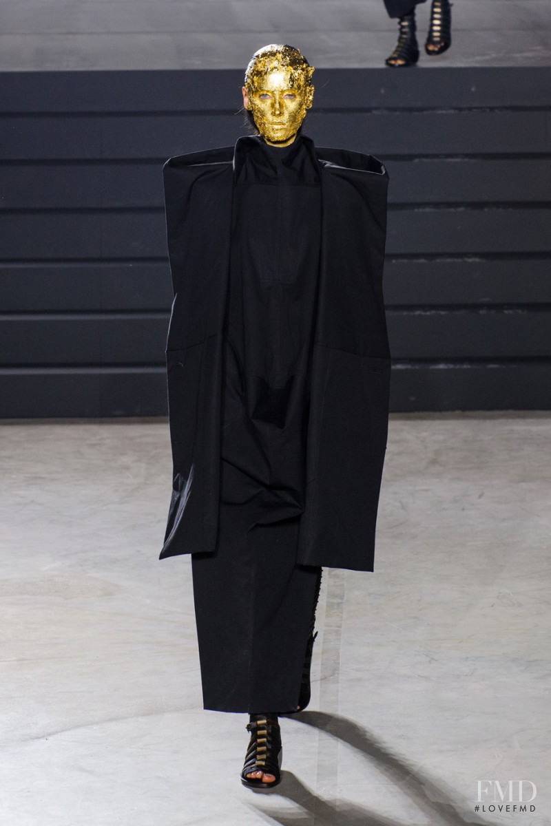 Vaiora Cob Strogonova featured in  the Rick Owens Sphinx fashion show for Autumn/Winter 2015