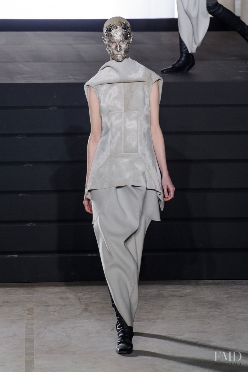 Sarah Abney featured in  the Rick Owens Sphinx fashion show for Autumn/Winter 2015