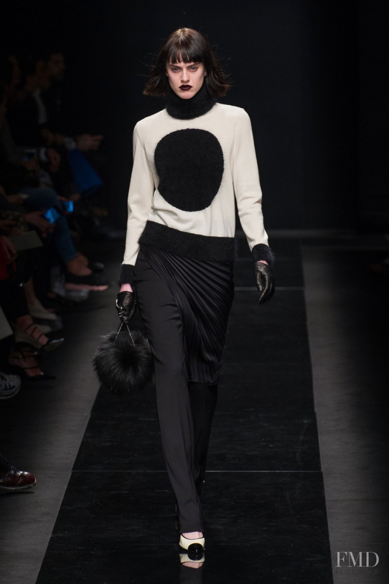 Emanuel Ungaro fashion show for Autumn/Winter 2015