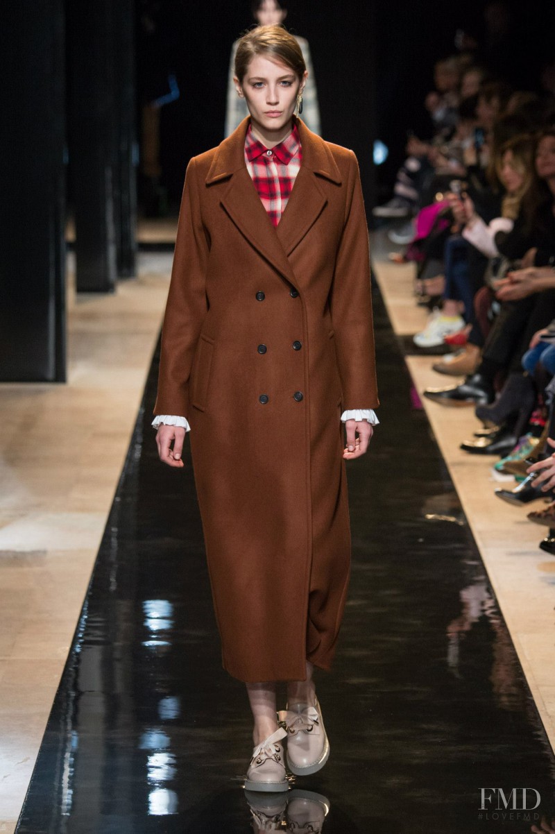Melina Gesto featured in  the Paul et Joe fashion show for Autumn/Winter 2015