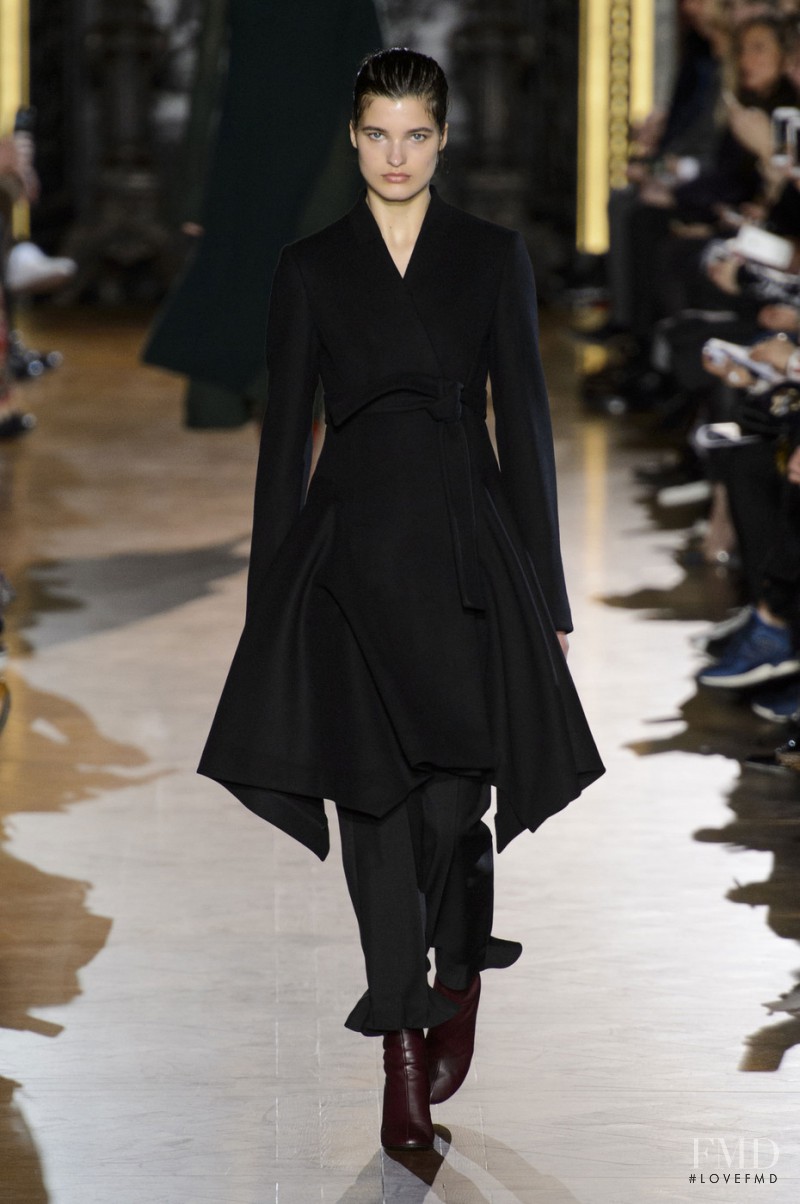 Julia van Os featured in  the Stella McCartney fashion show for Autumn/Winter 2015