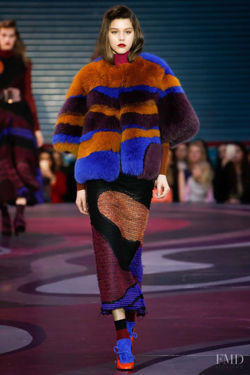 Vivienne Rohner featured in  the Roksanda Ilincic fashion show for Autumn/Winter 2015