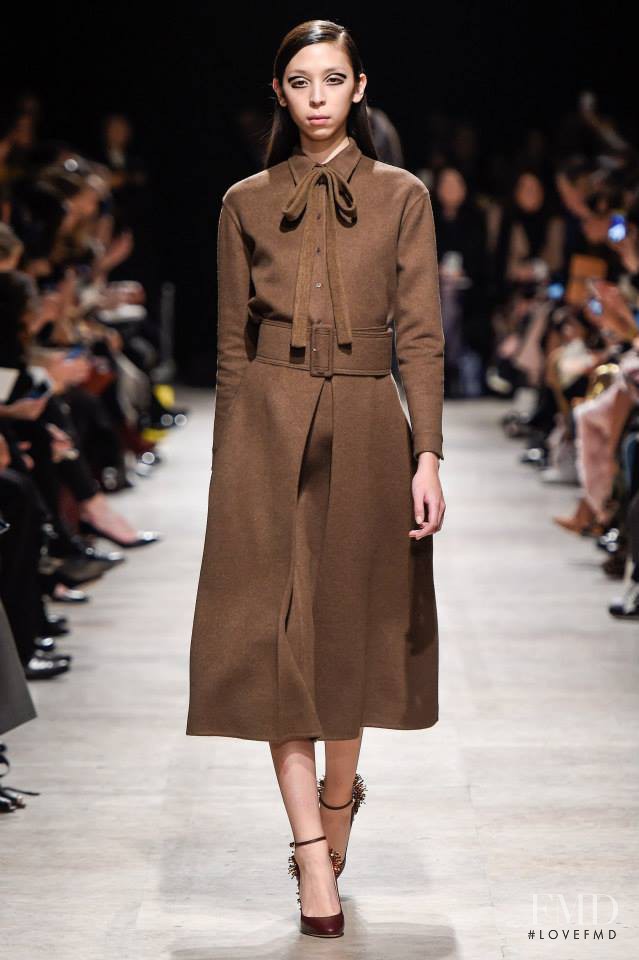 Issa Lish featured in  the Rochas fashion show for Autumn/Winter 2015