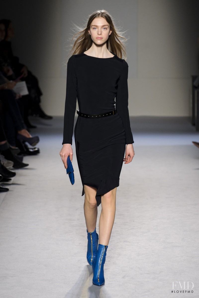 Hedvig Palm featured in  the Roland Mouret fashion show for Autumn/Winter 2015