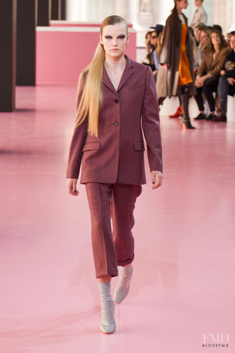 Roos Abels featured in  the Christian Dior fashion show for Autumn/Winter 2015