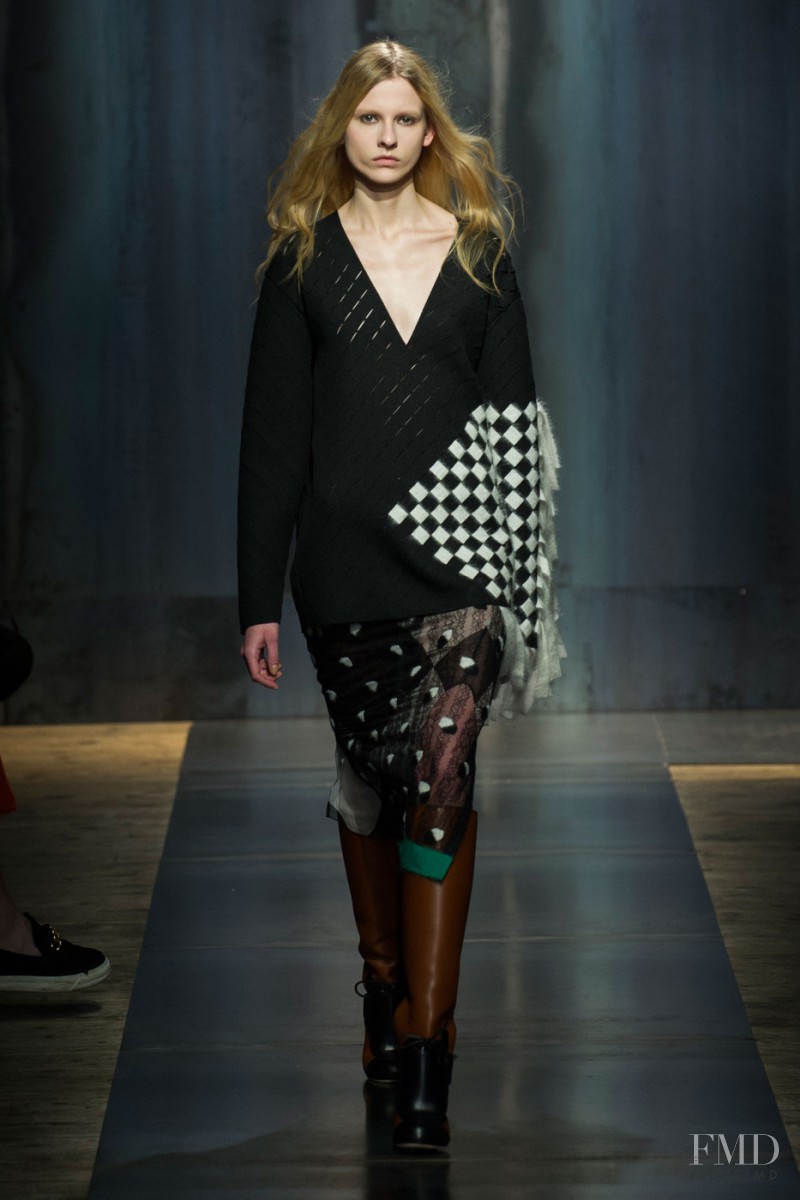 Ola Munik featured in  the Marco de Vincenzo fashion show for Autumn/Winter 2015