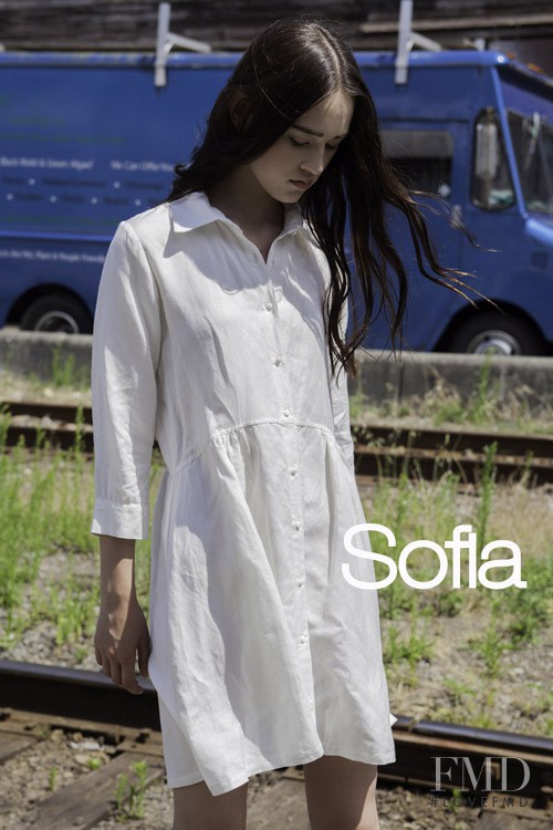 Elizabeth Davison featured in  the Sofia lookbook for Spring/Summer 2015