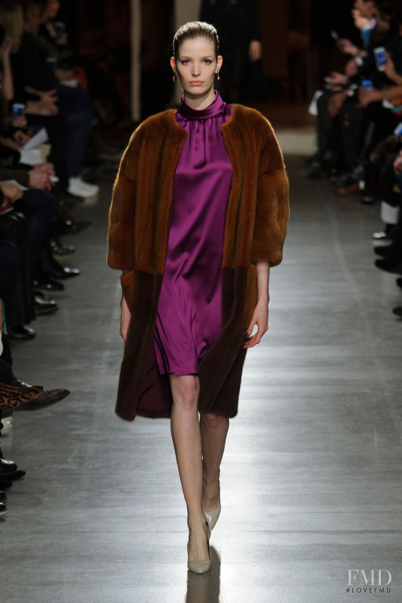 Alisa Ahmann featured in  the Oscar de la Renta fashion show for Autumn/Winter 2015
