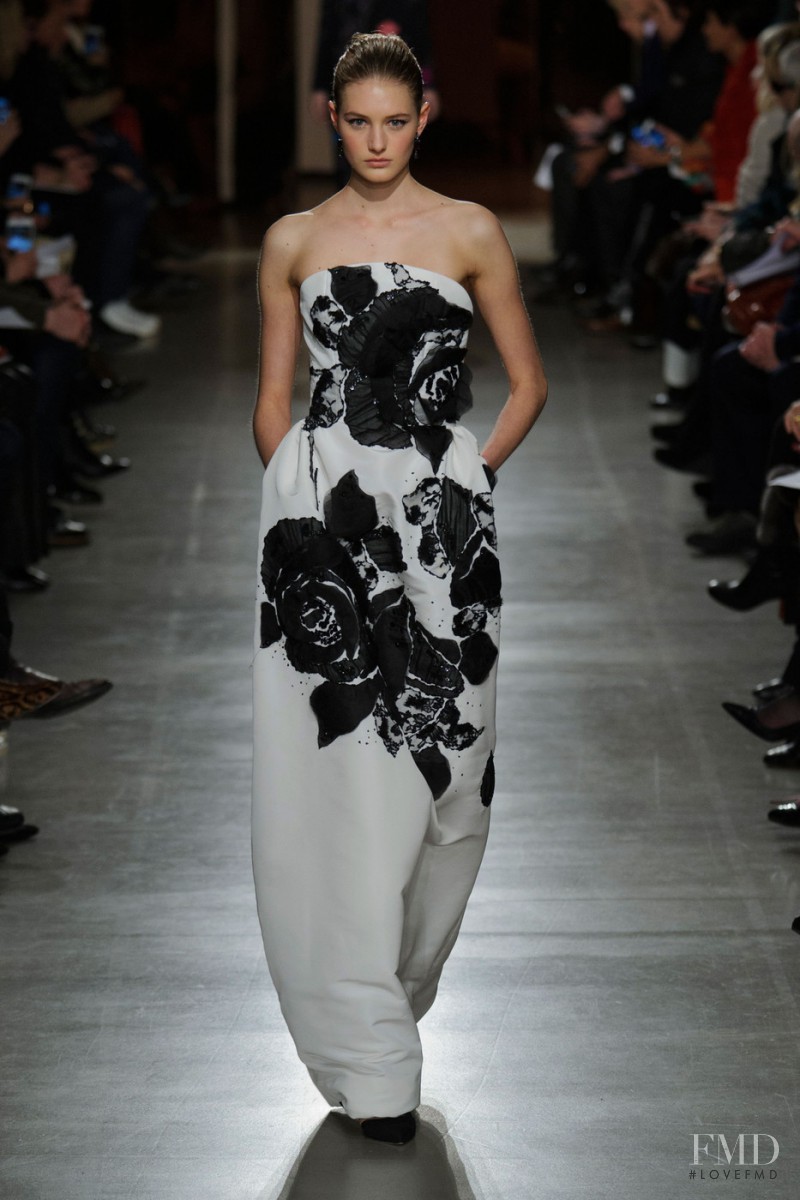 Sanne Vloet featured in  the Oscar de la Renta fashion show for Autumn/Winter 2015
