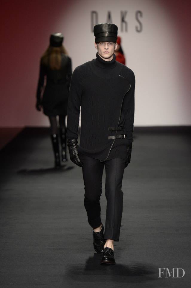 DAKS fashion show for Autumn/Winter 2015