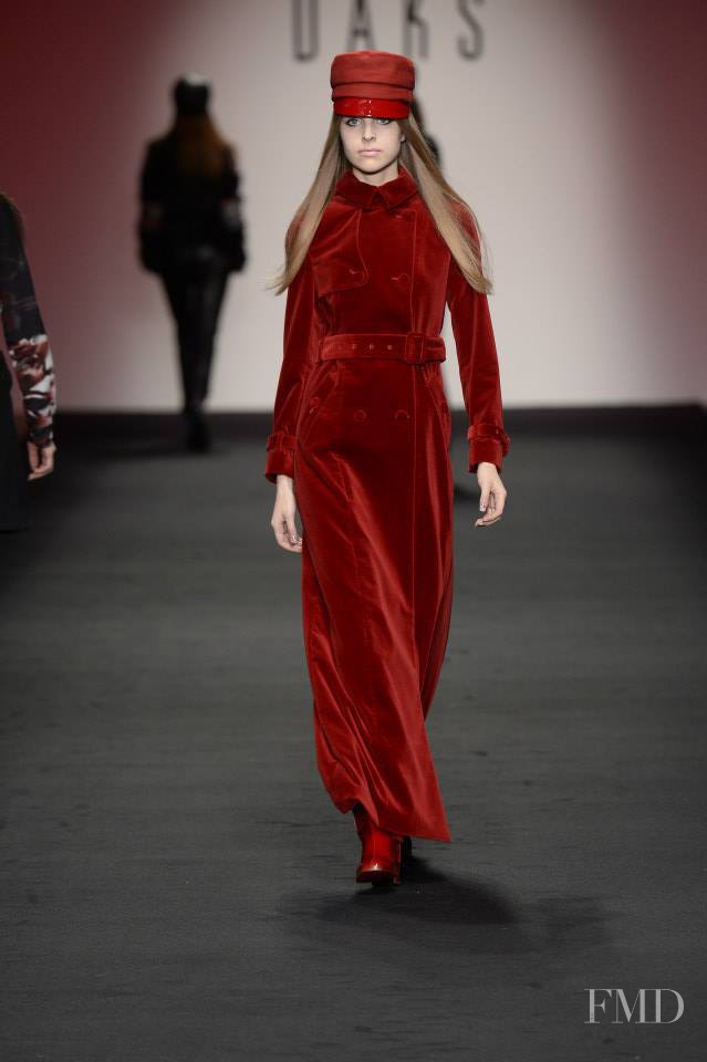 Kati Fiskaali featured in  the DAKS fashion show for Autumn/Winter 2015