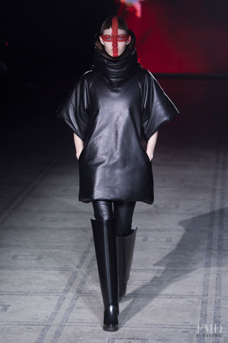 Gareth Pugh fashion show for Autumn/Winter 2015