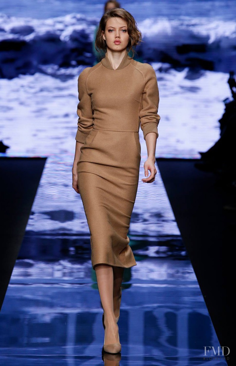 Lindsey Wixson featured in  the Max Mara fashion show for Autumn/Winter 2015