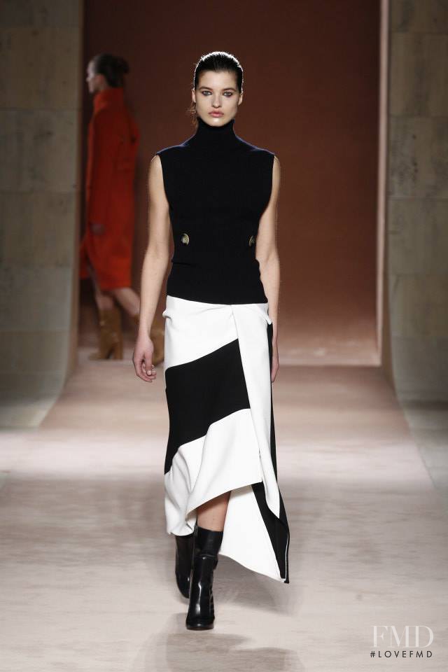 Julia van Os featured in  the Victoria Beckham fashion show for Autumn/Winter 2015