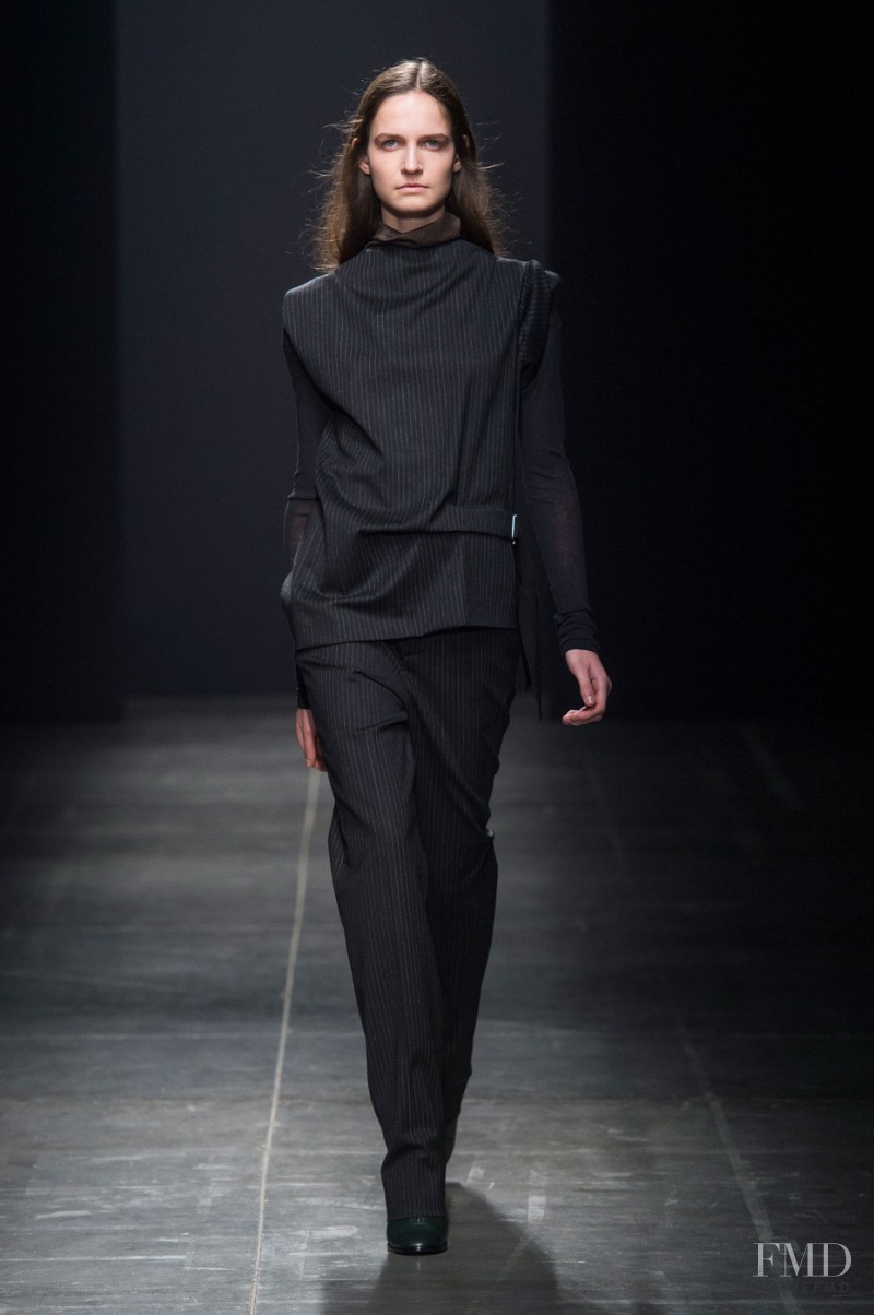 Valérie Debeuf featured in  the Ter Et Bantine fashion show for Autumn/Winter 2015
