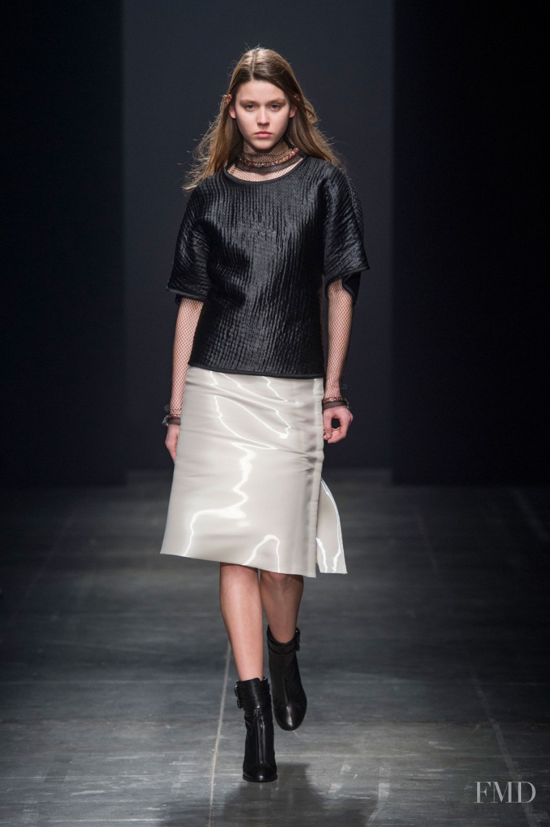 Vivienne Rohner featured in  the Ter Et Bantine fashion show for Autumn/Winter 2015