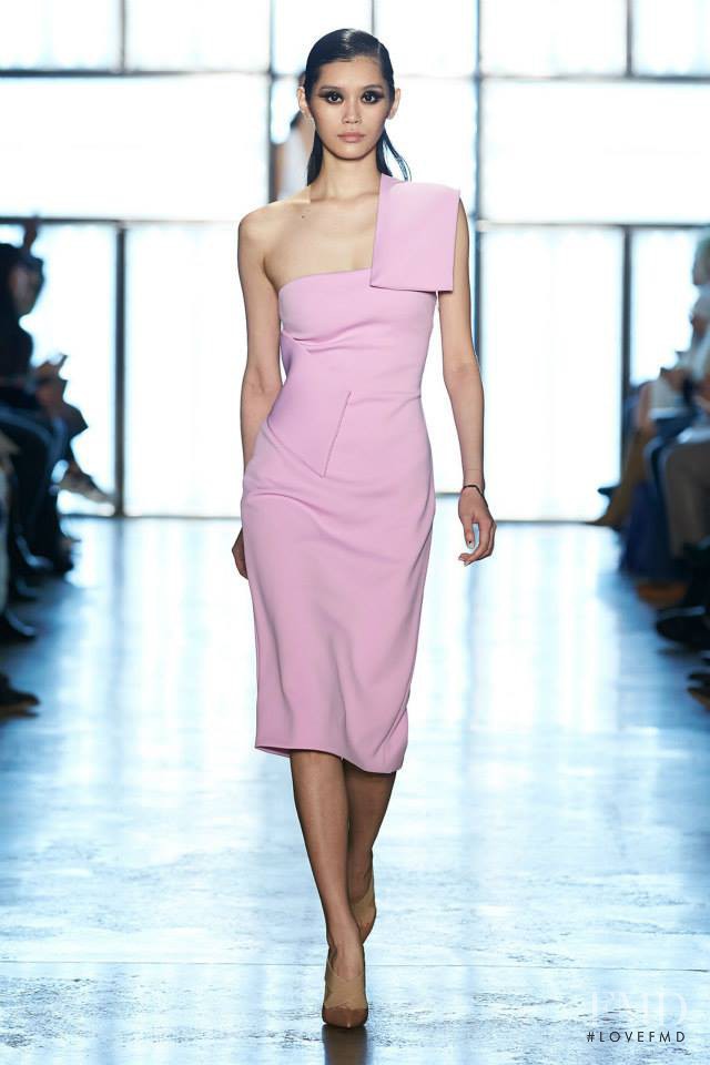 Ming Xi featured in  the Cushnie Et Ochs fashion show for Autumn/Winter 2015