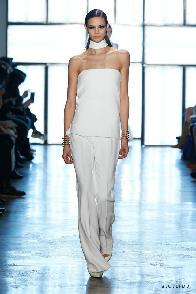 Anja Leuenberger featured in  the Cushnie Et Ochs fashion show for Autumn/Winter 2015