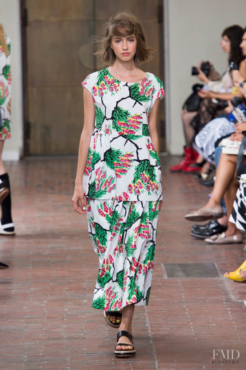 Ria Serebryakova featured in  the I\'m Isola Marras fashion show for Spring/Summer 2015