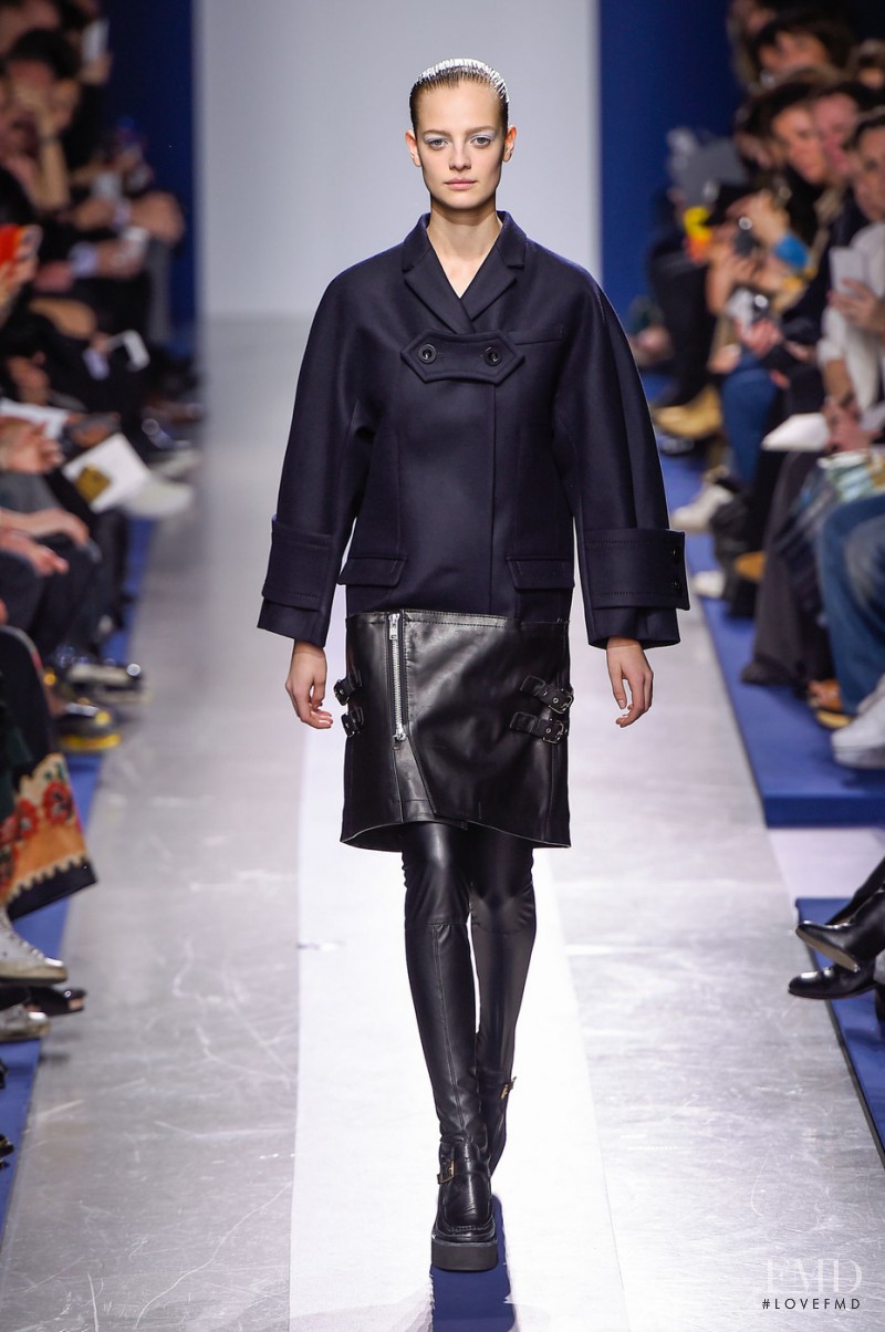 Ine Neefs featured in  the Sacai fashion show for Autumn/Winter 2015