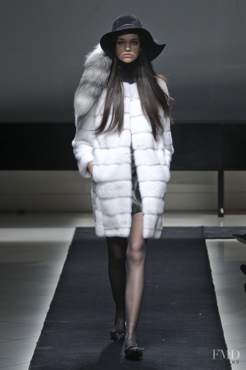 Simonetta Ravizza fashion show for Autumn/Winter 2011