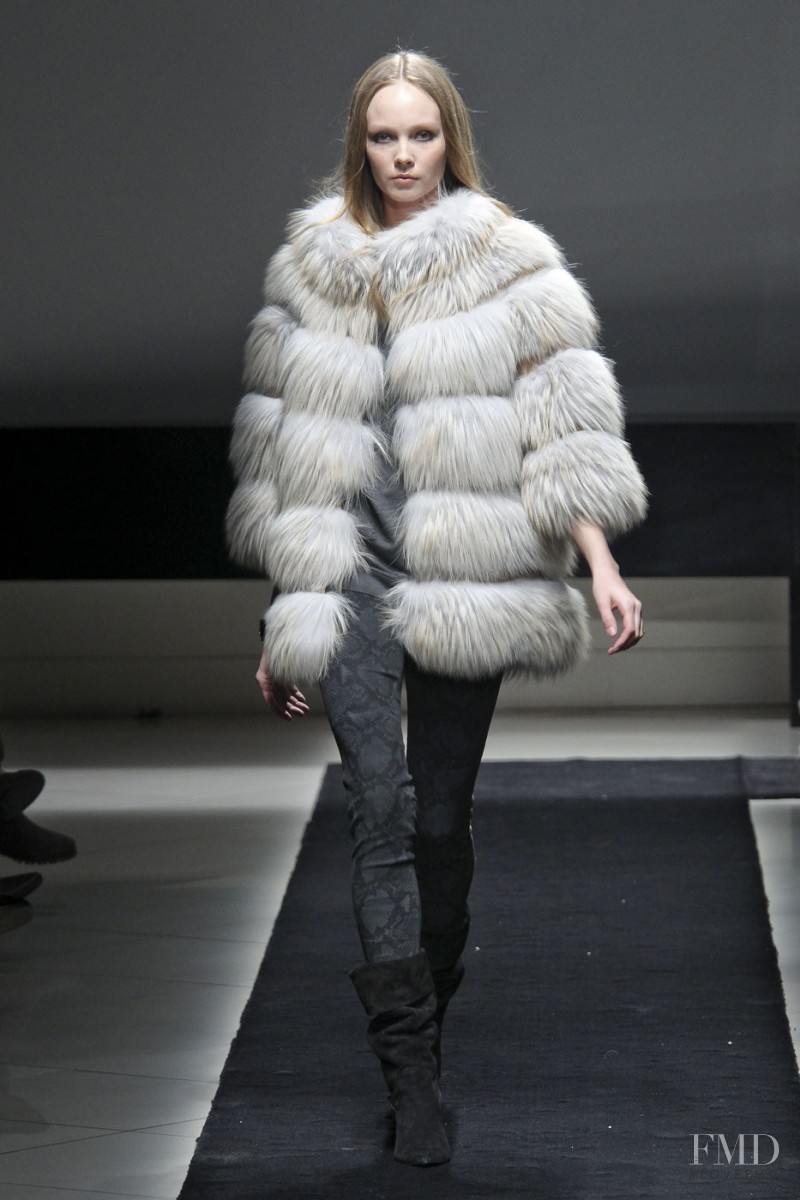 Simonetta Ravizza fashion show for Autumn/Winter 2011