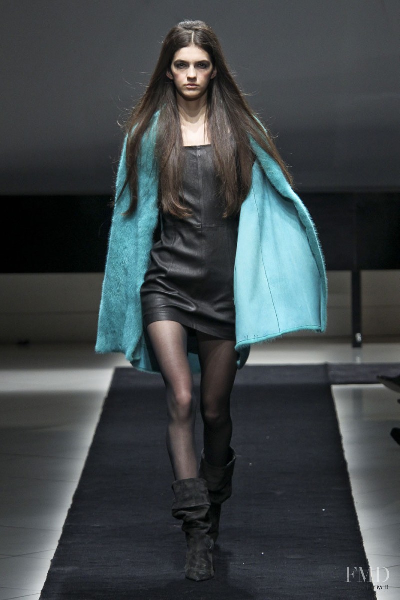 Simonetta Ravizza fashion show for Autumn/Winter 2011