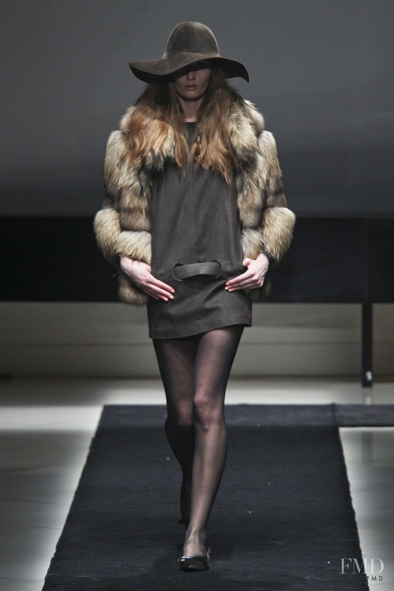 Simonetta Ravizza fashion show for Autumn/Winter 2011