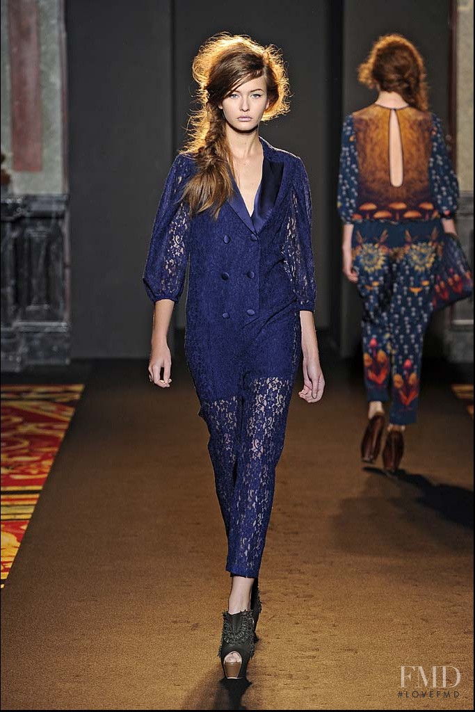 Alena Akhmadullina fashion show for Spring/Summer 2012