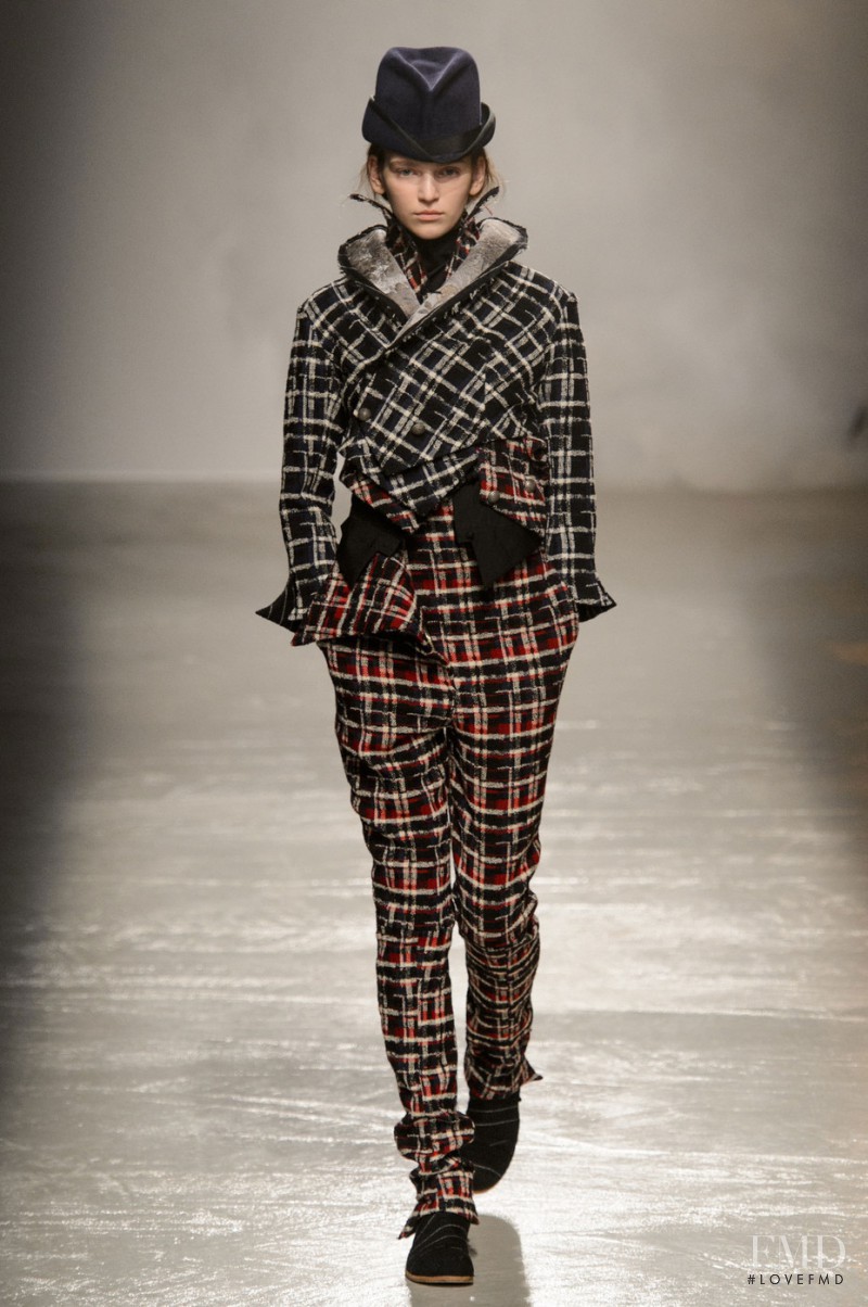 Anka Kuryndina featured in  the Aganovich fashion show for Autumn/Winter 2015