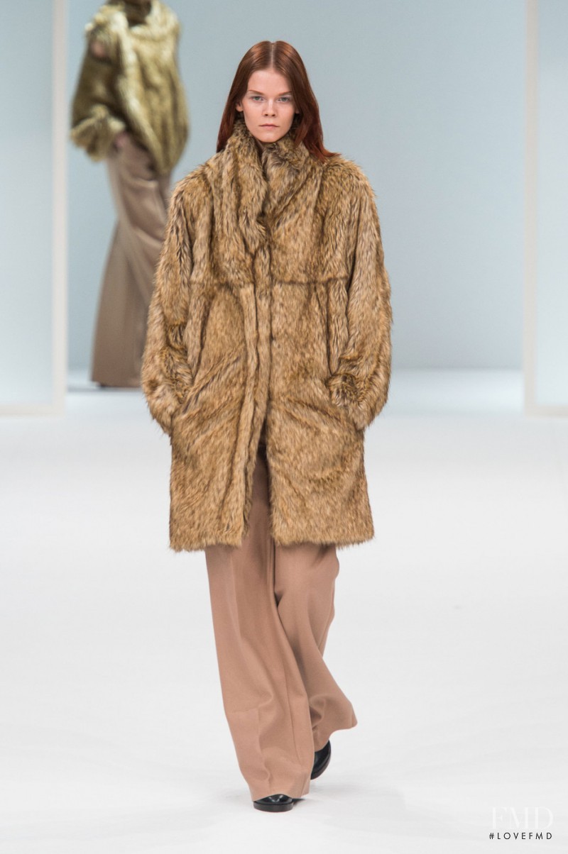 Irina Kravchenko featured in  the Hussein Chalayan fashion show for Autumn/Winter 2015