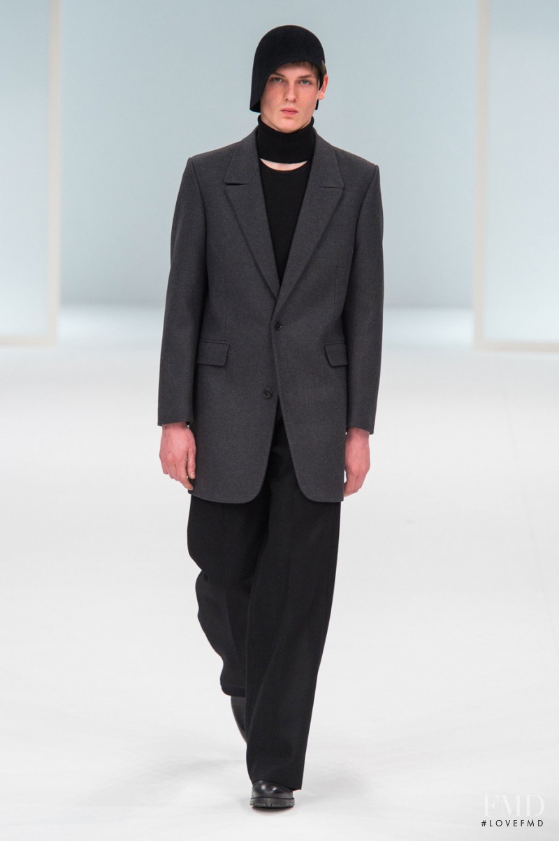 Hussein Chalayan fashion show for Autumn/Winter 2015