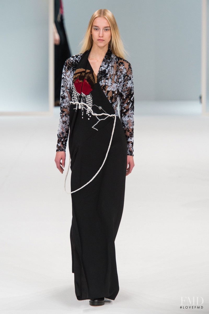 Hussein Chalayan fashion show for Autumn/Winter 2015