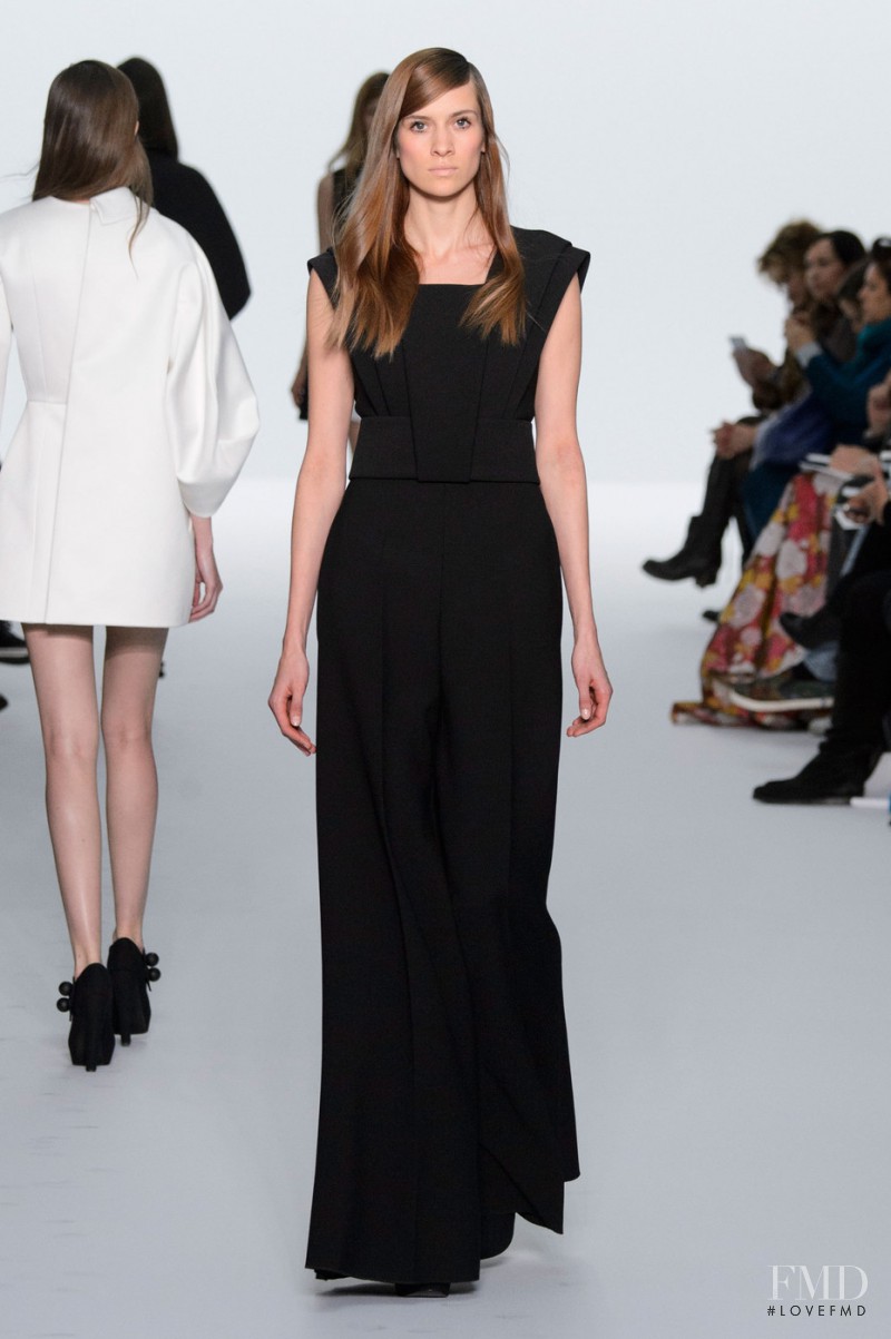 Vaiora Cob Strogonova featured in  the Dice Kayek fashion show for Spring/Summer 2015