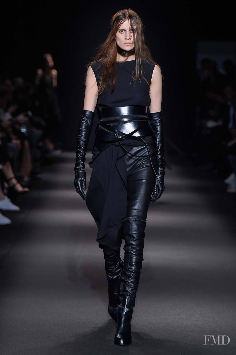 Vaiora Cob Strogonova featured in  the Ann Demeulemeester fashion show for Autumn/Winter 2015