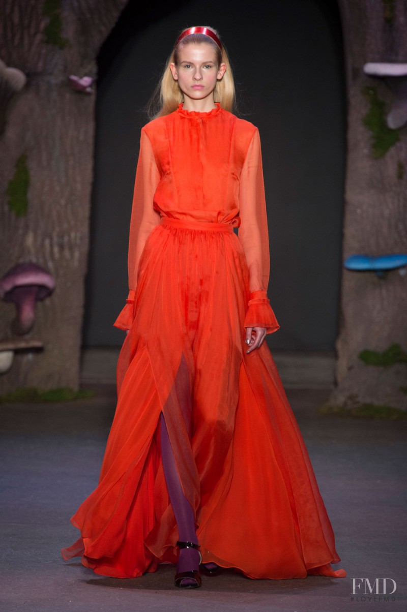 Ola Munik featured in  the Honor fashion show for Autumn/Winter 2015