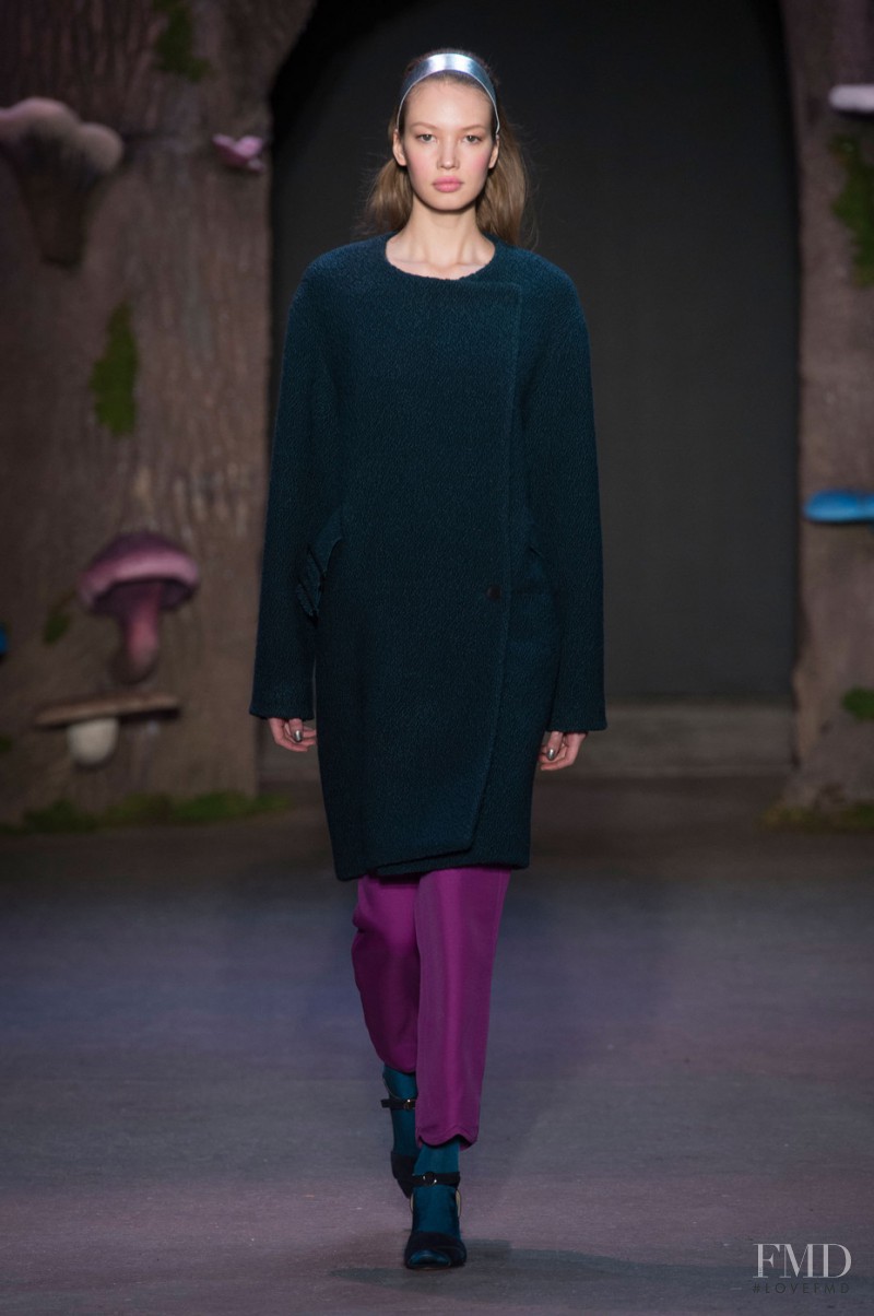 Kid Plotnikova featured in  the Honor fashion show for Autumn/Winter 2015