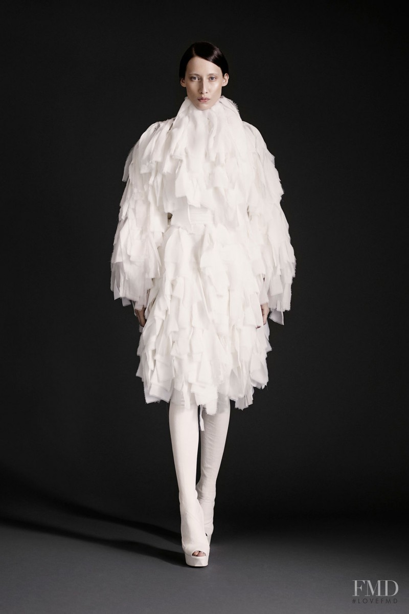 Marina Krtinic featured in  the Gareth Pugh fashion show for Spring/Summer 2015