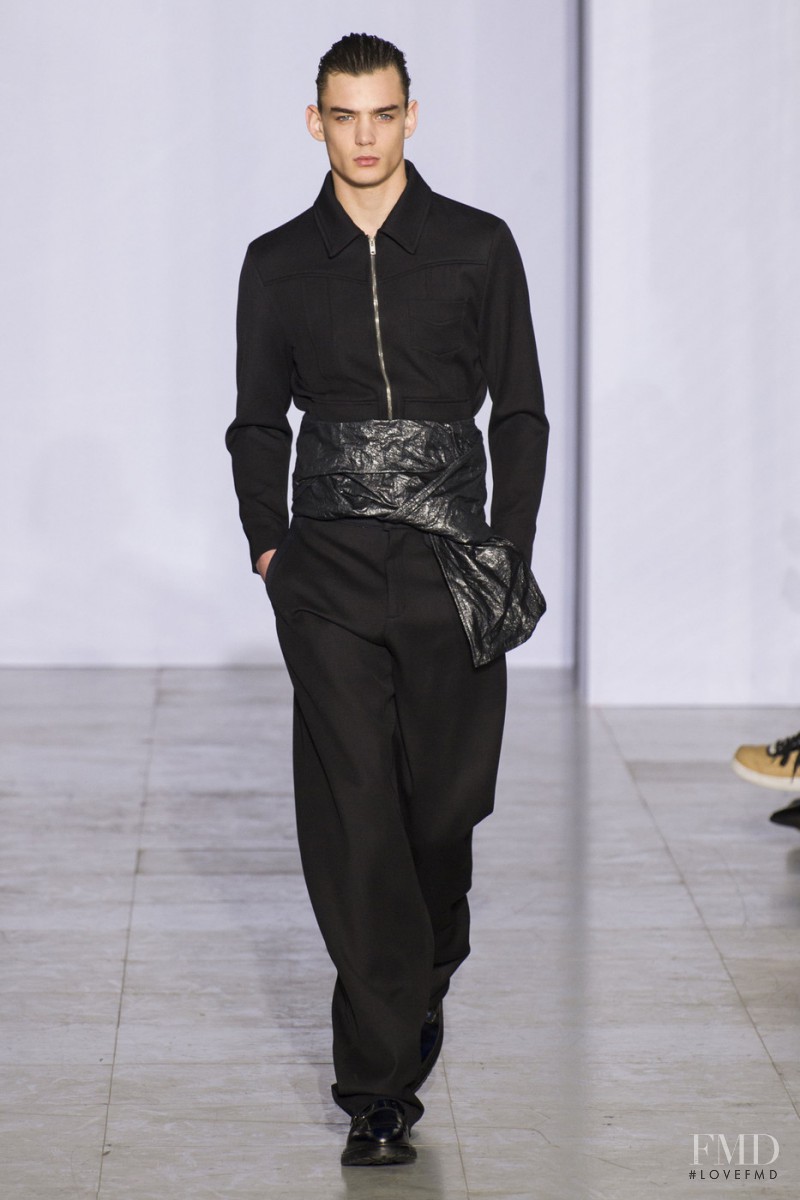 Yang Li fashion show for Autumn/Winter 2015