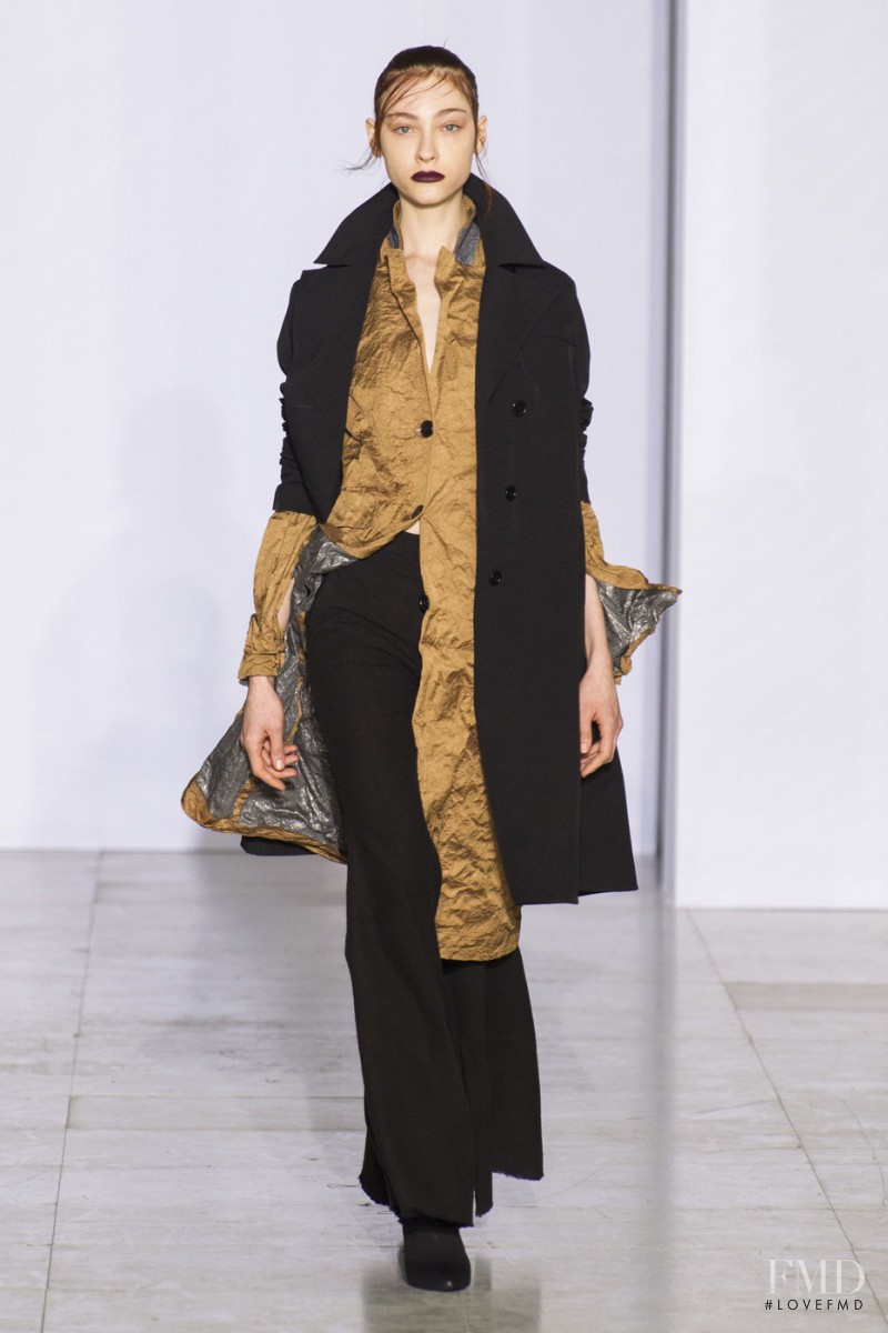 Yang Li fashion show for Autumn/Winter 2015